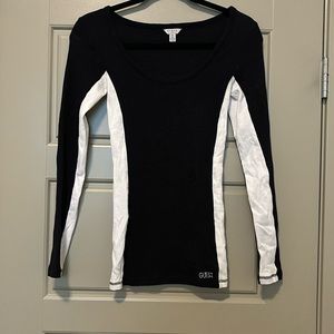 Women’s Guess lightweight sweater | Size S